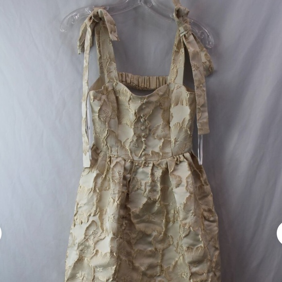 Lulus Unique Beauty Floral Tie Strap Midi Dress in Cream with Pockets sz xs NWT - Picture 5 of 13